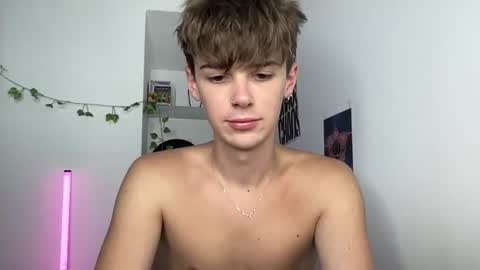 yoursweetyguy online show from August 10, 4:19 pm
