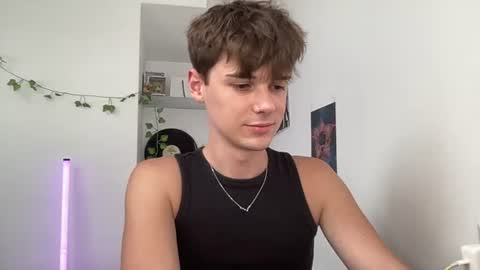 yoursweetyguy online show from August 13, 12:41 pm