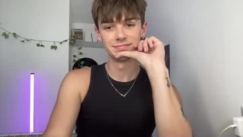 yoursweetyguy online show from August 13, 1:47 pm