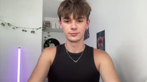 yoursweetyguy online show from August 13, 2:53 pm