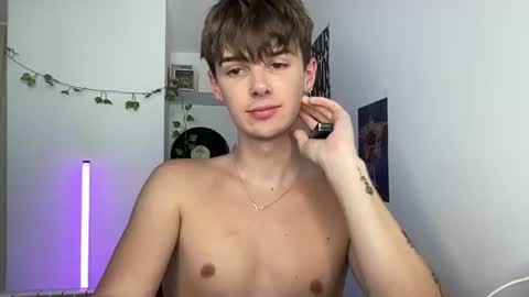 yoursweetyguy online show from August 13, 3:59 pm