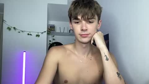 yoursweetyguy online show from August 13, 5:05 pm