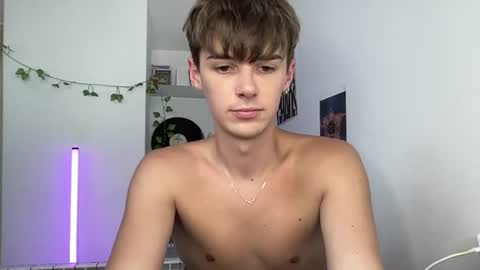 yoursweetyguy online show from August 14, 2:43 pm