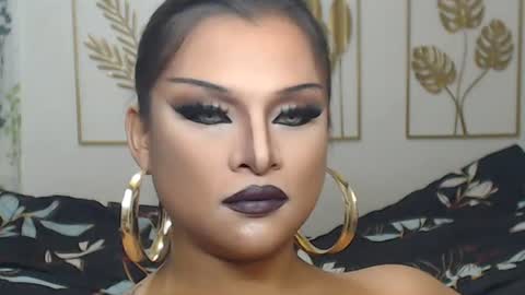 Queen Ruby online show from August 15, 7:01 am
