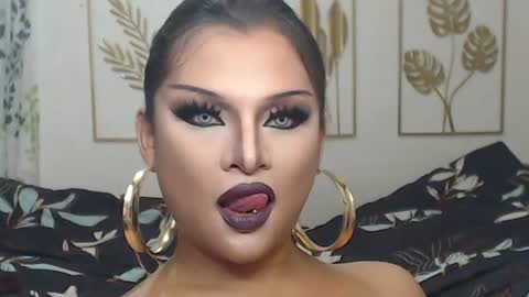 Queen Ruby online show from August 15, 8:18 am