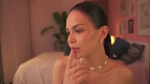 youur_sweetheart online show from August 6, 8:24 am