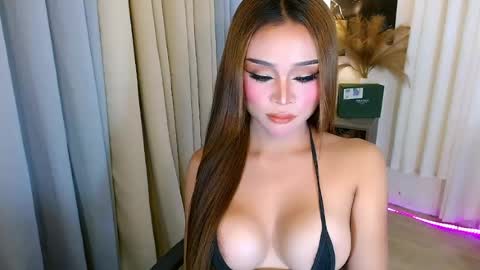 ysabellefox online show from August 6, 12:15 pm