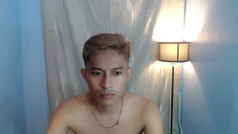 ytleo online show from August 6, 2:54 am