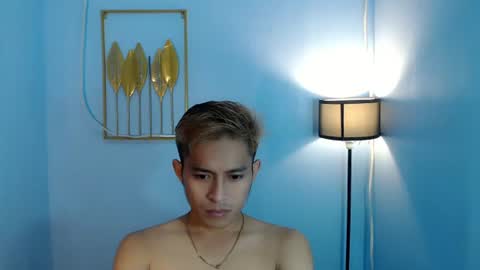 ytleo online show from August 15, 10:52 am