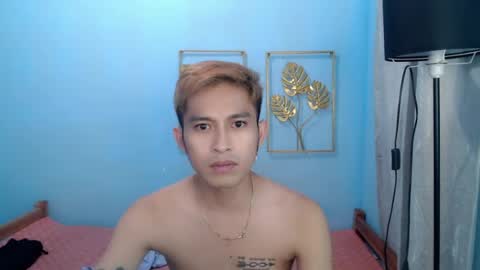 ytleo online show from August 18, 3:56 am