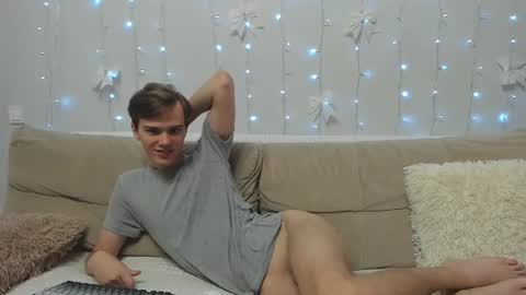 Yue Lang and Samm online show from July 12, 9:21 pm