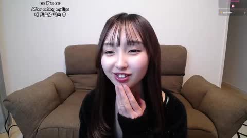 yui_x online show from February 25, 11:19 am