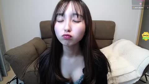 yui_x online show from March 10, 12:24 pm