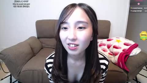 yui_x online show from August 18, 11:27 am