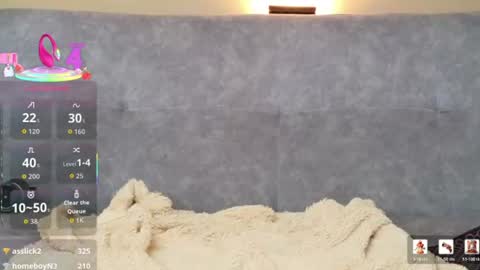 yuliethpetite online show from August 5, 5:00 pm