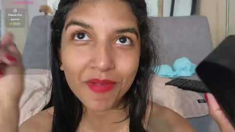 yuliethpetite online show from August 12, 5:48 pm