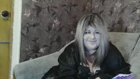 yuliiared online show from April 21, 5:49 pm