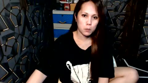 yumi online show from August 4, 11:18 am