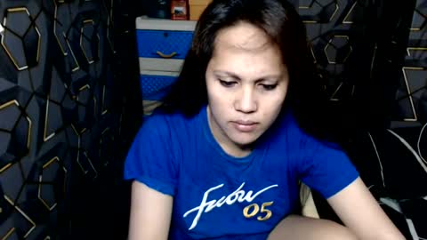 yumi online show from August 13, 2:42 pm
