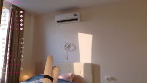 Yumi online show from June 24, 3:19 am