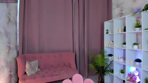 Cindey online show from August 12, 1:24 pm