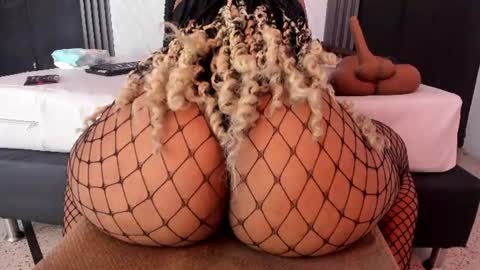 Yummyduo online show from August 7, 2:28 pm