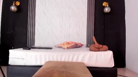 Yummyduo online show from August 14, 1:15 pm
