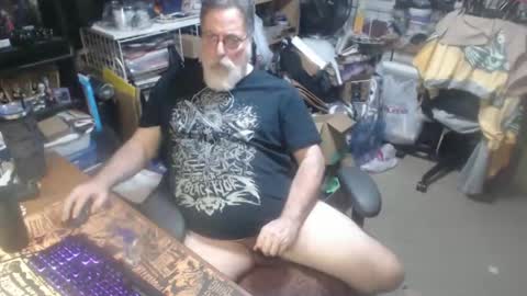 yummyflguy online show from April 27, 1:46 am