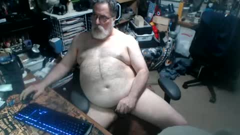 yummyflguy online show from July 5, 7:00 am