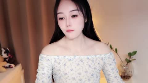 YunEr online show from August 12, 3:31 am