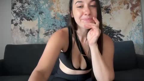 yurdreams_22 online show from July 20, 3:37 pm