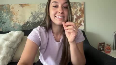 yurdreams_22 online show from August 14, 5:05 pm