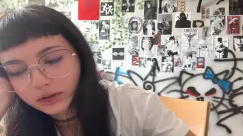 Mia 3 online show from September 8, 7:37 am