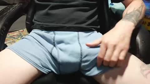 zach52590 online show from July 1, 9:05 pm