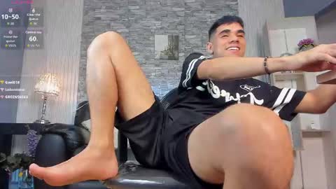 zack_joness10 online show from August 7, 5:07 am