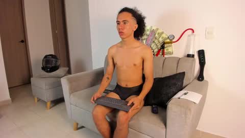 zadders_yb online show from March 7, 7:38 am
