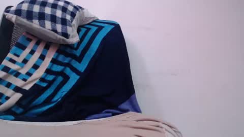 zafiroo-moon69 online show from September 10, 8:19 pm