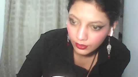 Zafiro online show from August 5, 5:22 pm