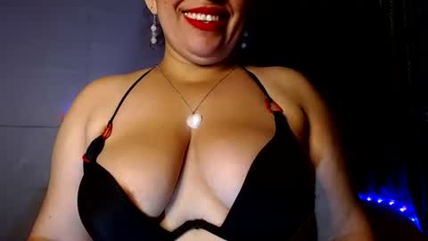 Zahi ... wants to play with everyone...yessss online show from August 4, 11:24 pm