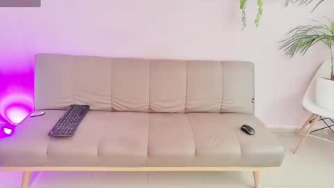zara_fire online show from August 12, 9:50 pm