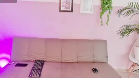 zara_fire online show from August 12, 10:56 pm