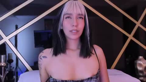 SARAH online show from August 4, 1:41 pm