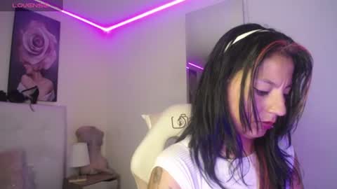 Zarah online show from August 6, 6:51 pm