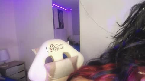 Zarah online show from August 11, 4:53 pm
