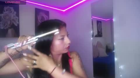 Zarah online show from August 12, 3:03 pm