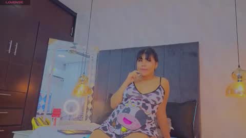 zarahoneey__ online show from March 23, 10:26 pm