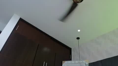 zarahoneey__ online show from August 11, 8:44 pm