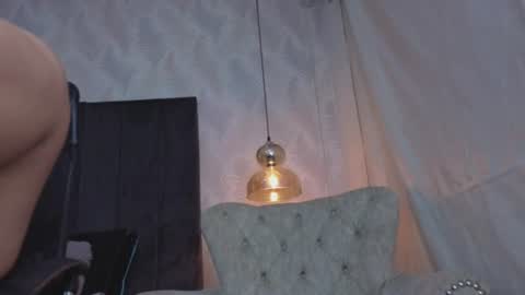 zarahoneey__ online show from August 13, 9:07 pm