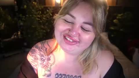 Lola online show from August 6, 10:42 pm