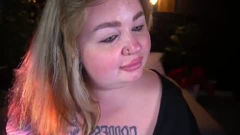 Lola online show from August 12, 9:06 pm